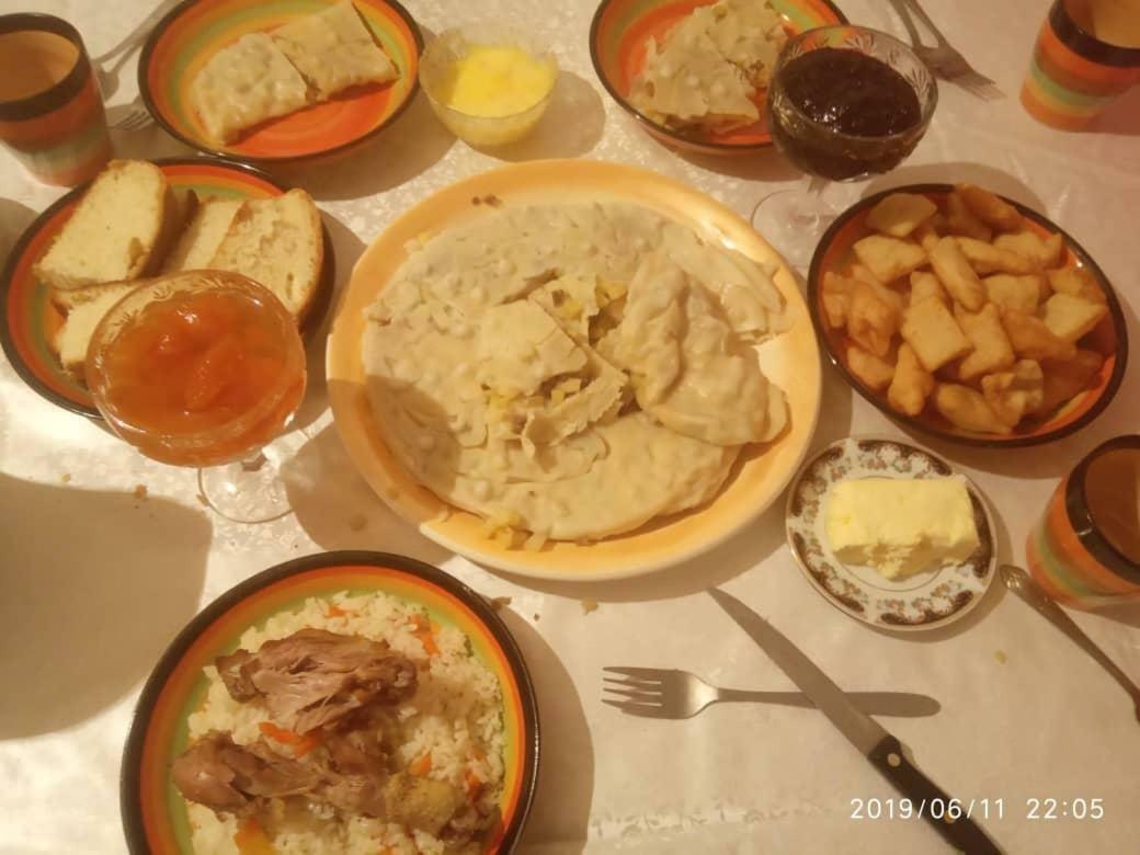 Guesthouse Bermet Tong エクステリア 写真