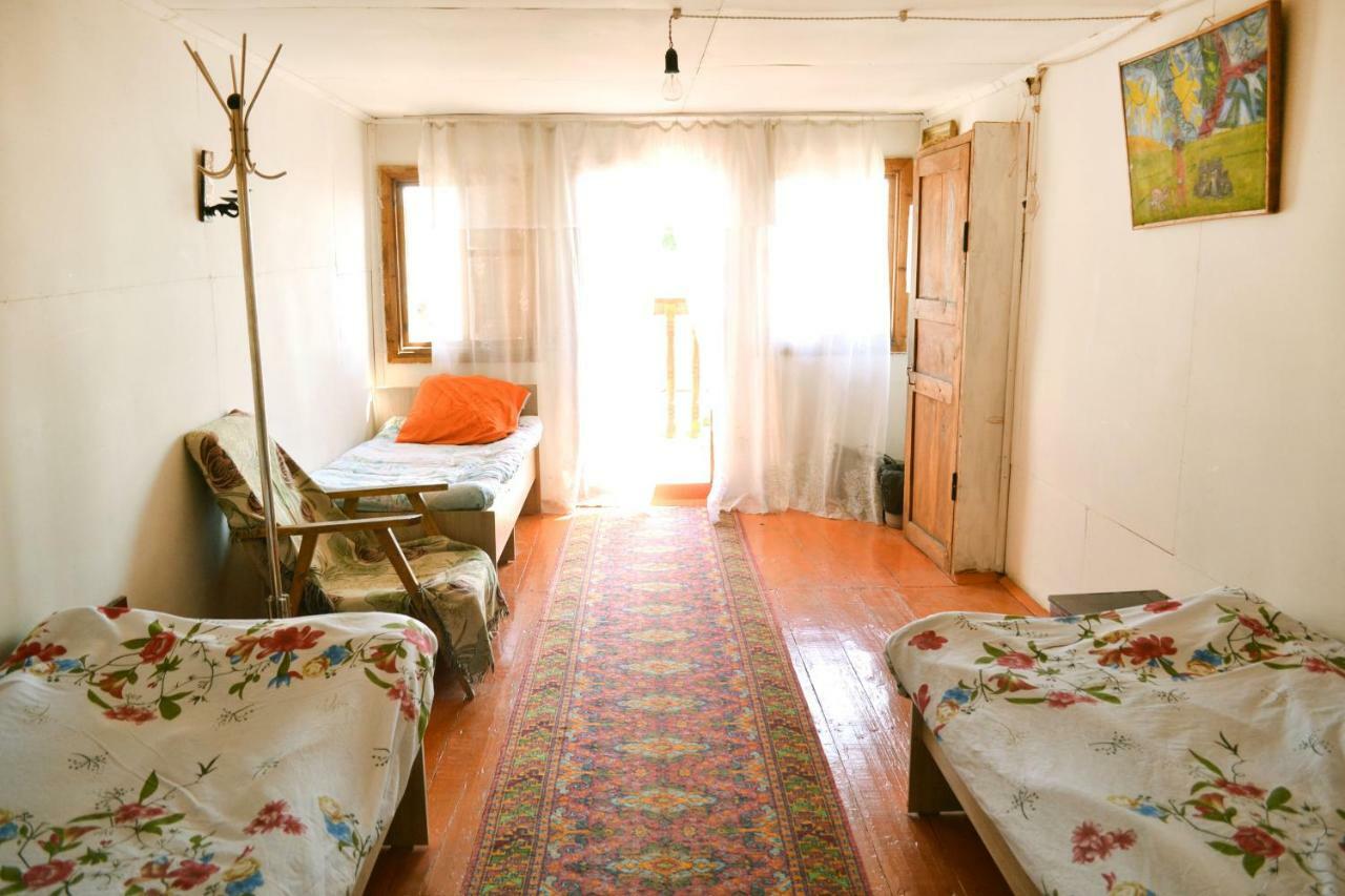 Guesthouse Bermet Tong エクステリア 写真