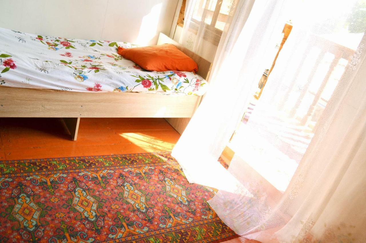 Guesthouse Bermet Tong エクステリア 写真