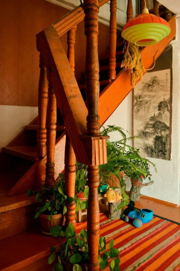 Guesthouse Bermet Tong エクステリア 写真