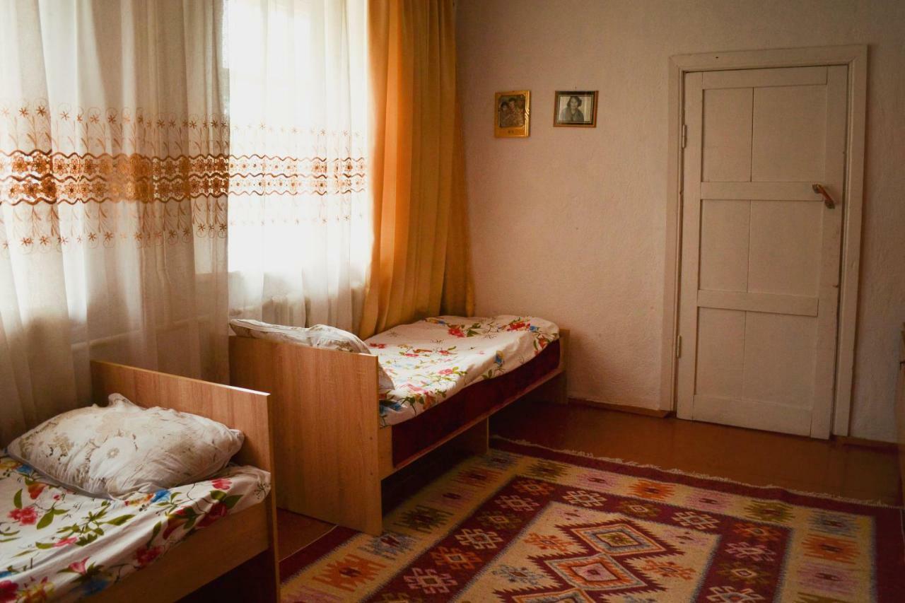 Guesthouse Bermet Tong エクステリア 写真